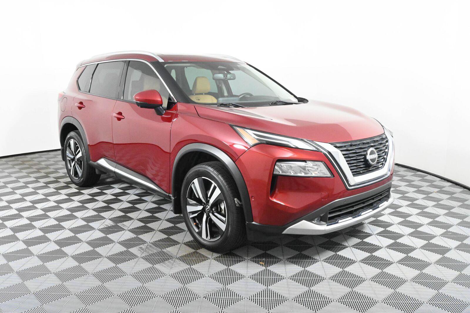 Used 2022 Nissan Rogue Platinum w/ Head-Up Display Package FWD image 1