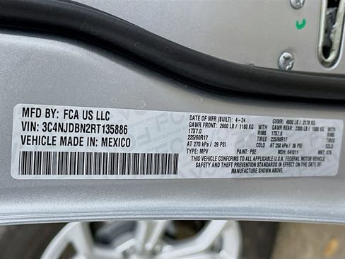 Used 2024 Jeep Compass Latitude image 23