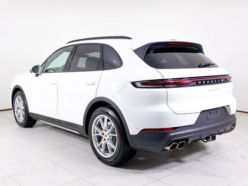 Certified 2025 Porsche Cayenne S AWD/4WD image 3