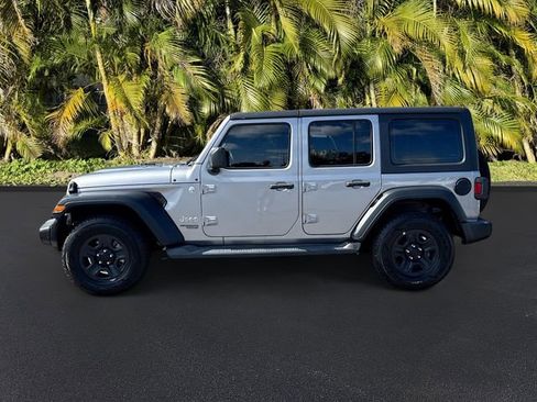 Used 2018 Jeep Wrangler Unlimited Sport AWD/4WD image 8
