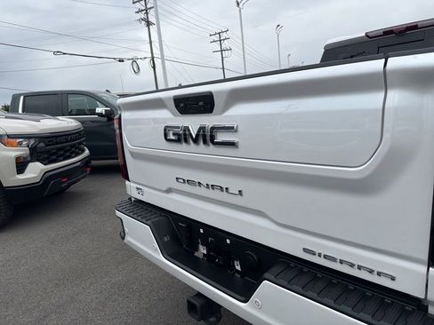 Used 2024 GMC Sierra 3500 Denali Ultimate image 36