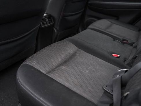 Used 2017 Nissan Rogue S image 33