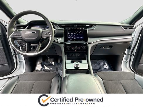 Used 2024 Jeep Grand Cherokee L Altitude image 4