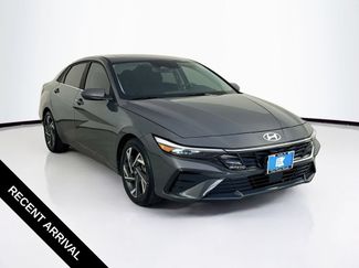Used 2024 Hyundai Elantra SEL w/ Convenience Package FWD video 1