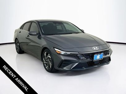 Used 2024 Hyundai Elantra SEL w/ Convenience Package
