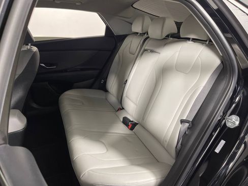 Certified 2023 Hyundai Elantra Limited image 13