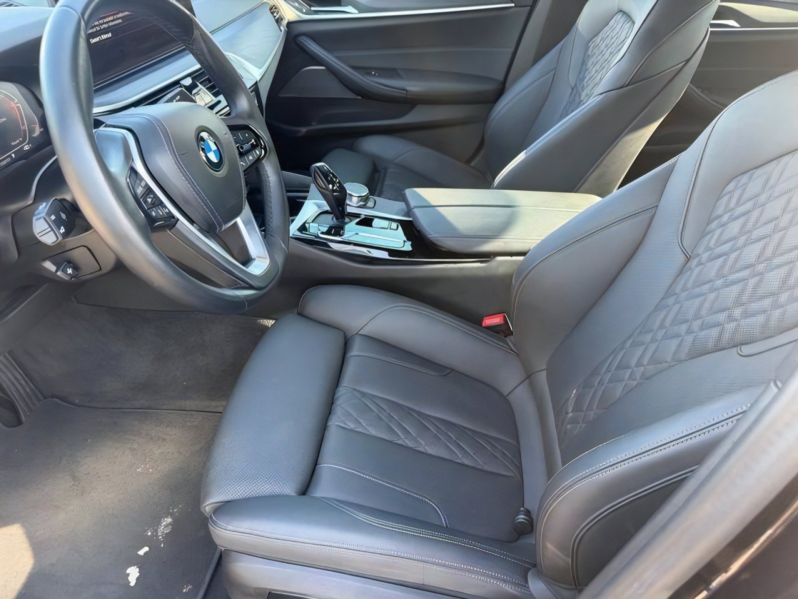 Used 2023 BMW 540i w/ Premium Package RWD image 14