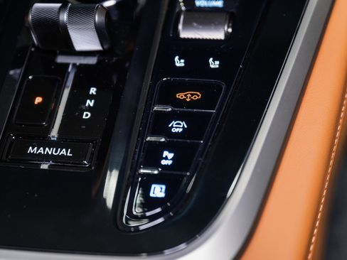 New 2026 Aston Martin DBX 707 image 42