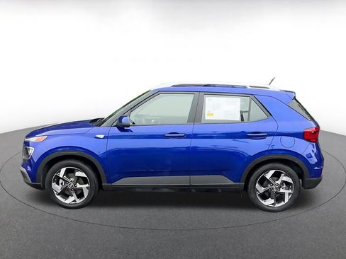 Used 2026 Hyundai Venue SEL FWD image 9