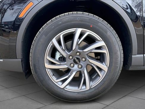 New 2026 Lincoln Corsair Premiere image 11