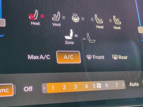 Used 2025 RAM 1500 Laramie image 22