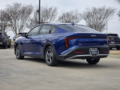 New 2025 Kia K4 LXS