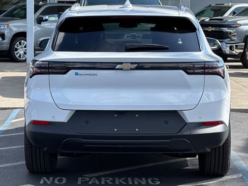 New 2026 Chevrolet Equinox EV LT image 4