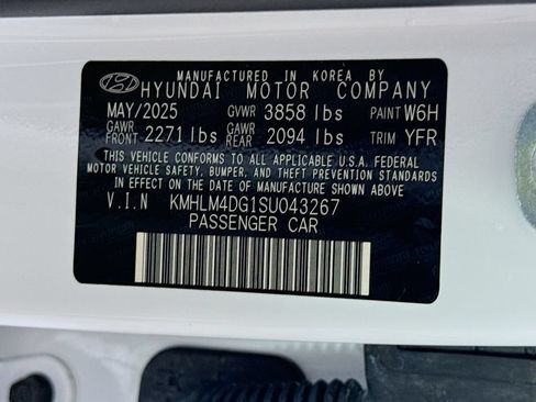 Certified 2025 Hyundai Elantra Sport FWD image 33
