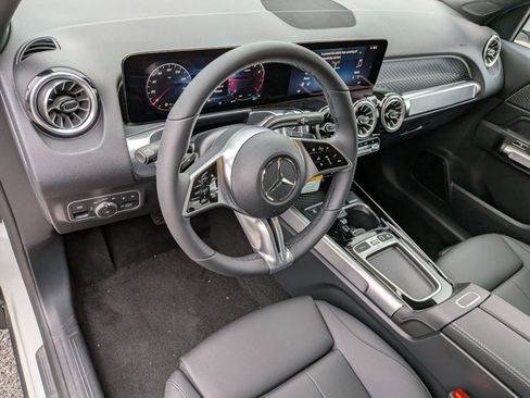 Certified 2026 Mercedes-Benz GLB 250 4MATIC image 3