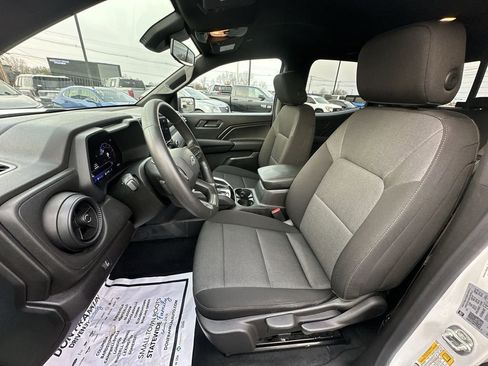 Used 2025 Chevrolet Colorado Trail Boss image 11