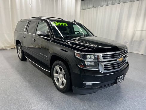 Used 2017 Chevrolet Suburban Premier AWD/4WD image 3