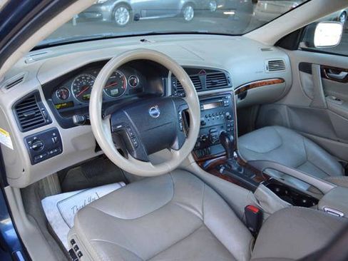 Used 2005 Volvo XC70 AWD/4WD image 13