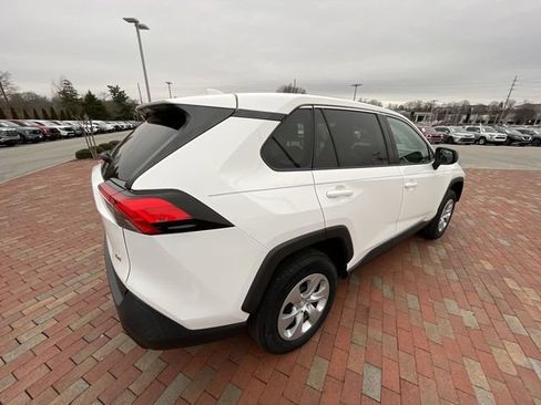 Used 2022 Toyota RAV4 LE image 34