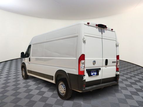Used 2025 RAM ProMaster 2500 w/ Convenience Group FWD image 3