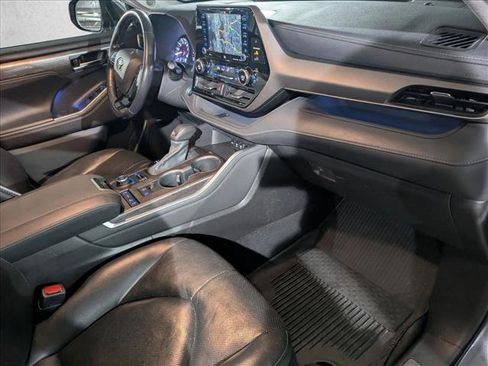 Used 2021 Toyota Highlander Limited image 26