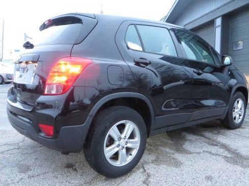 Used 2018 Chevrolet Trax LS image 17