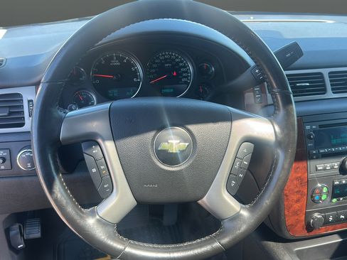Used 2014 Chevrolet Suburban LT AWD/4WD image 11
