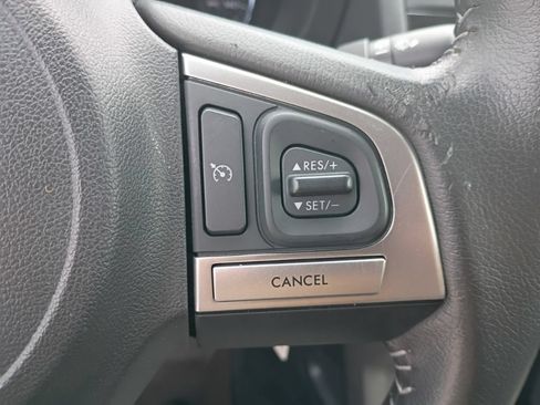 Used 2017 Subaru Forester 2.5i Limited AWD/4WD image 7