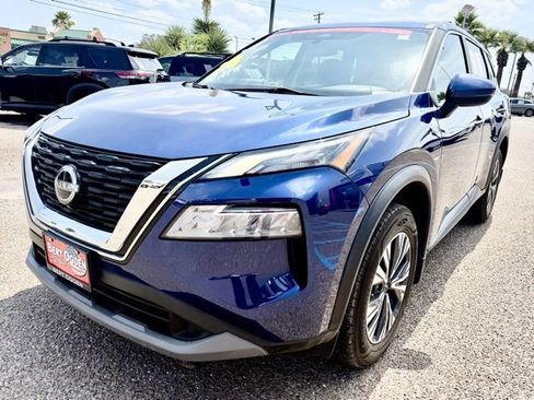 Certified 2022 Nissan Rogue SV image 3