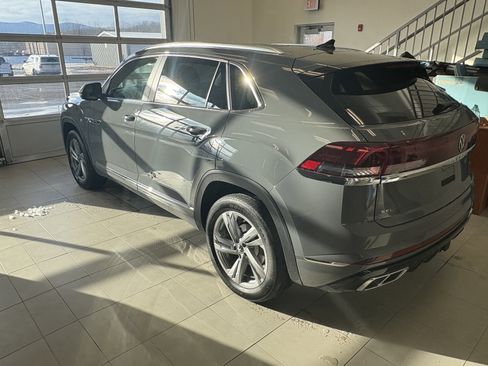 Used 2024 Volkswagen Atlas Cross Sport SEL R-Line image 4