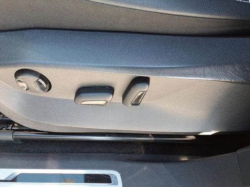 Used 2023 Volkswagen Tiguan SE R-Line image 16