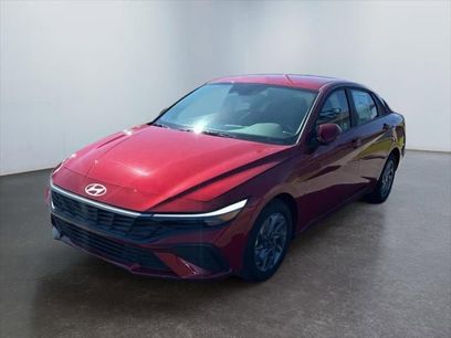 New 2024 Hyundai Elantra SEL