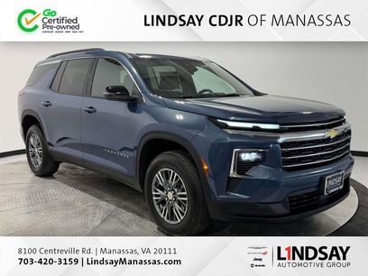 Used 2025 Chevrolet Traverse LT