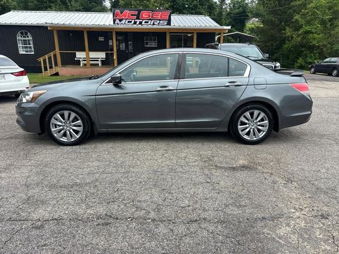 Used 2011 Honda Accord EX image 2