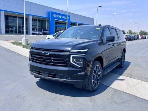 New 2026 Chevrolet Suburban RST w/ RST Capability Package AWD/4WD image 14