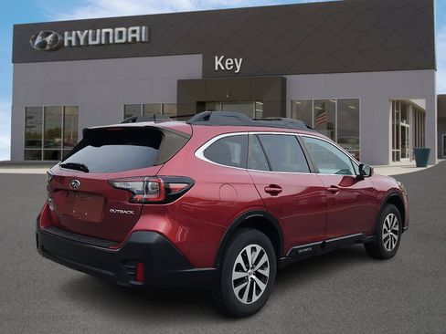 Used 2020 Subaru Outback Premium image 4