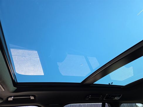 Used 2022 Land Rover Range Rover Westminster Edition image 28