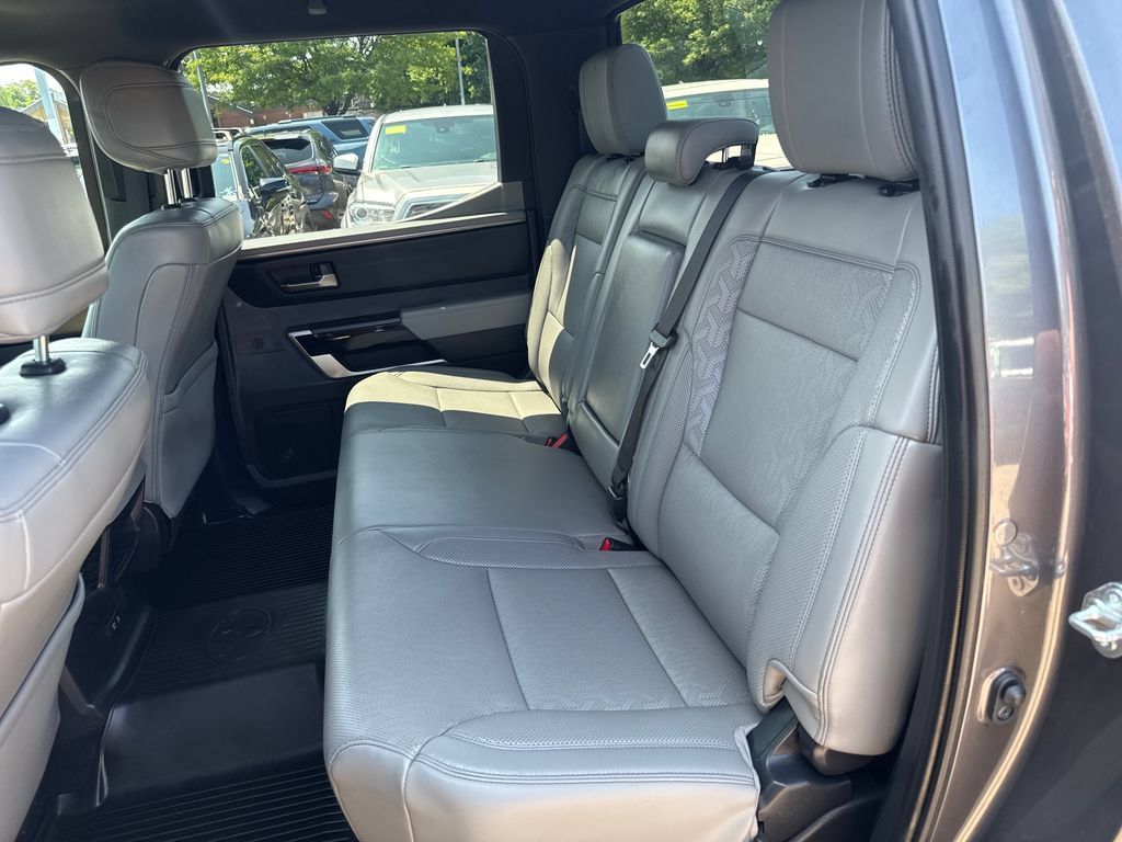 Used 2025 Toyota Tundra Limited AWD/4WD image 35