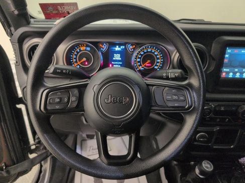 Used 2023 Jeep Wrangler Willys image 35