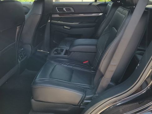 Used 2018 Ford Explorer Platinum AWD/4WD image 8