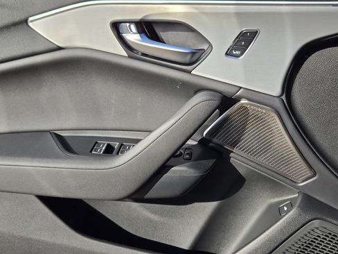 Certified 2025 Acura TLX w/ Technology Package image 23