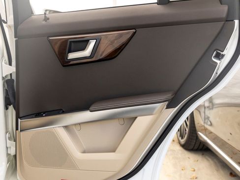 Used 2014 Mercedes-Benz GLK 350 2WD image 22