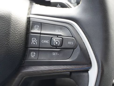 Used 2023 Jeep Grand Cherokee L Limited RWD image 40