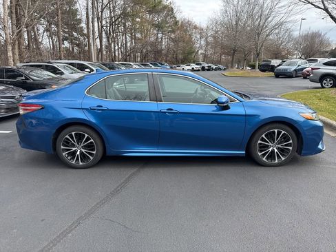 Used 2019 Toyota Camry SE image 18