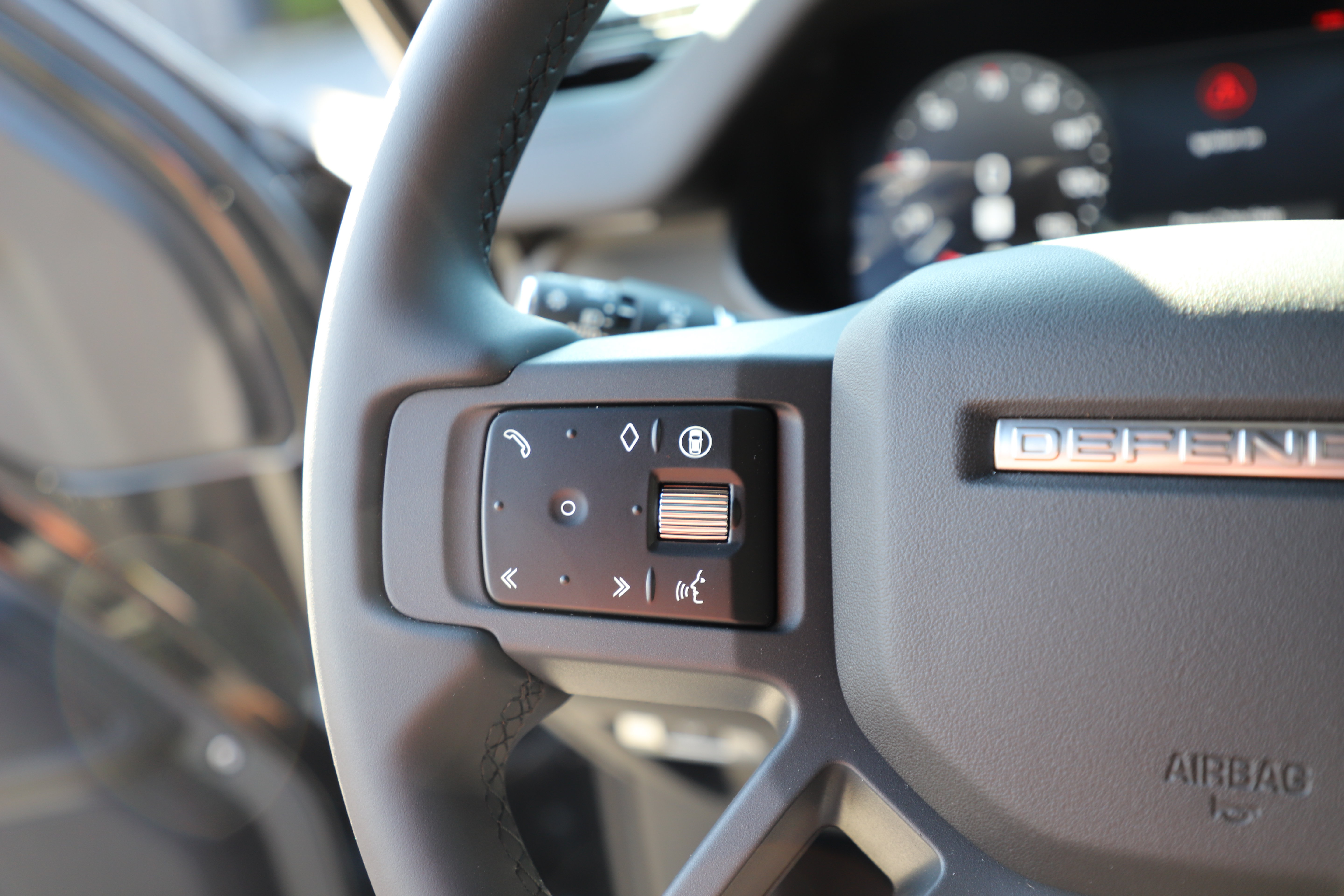 New 2026 Land Rover Defender 110 X-Dynamic SE AWD/4WD image 21