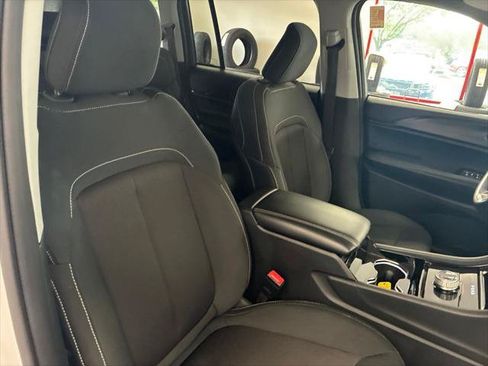 Certified 2023 Jeep Grand Cherokee Laredo w/ Luxury Tech Group I AWD/4WD image 36