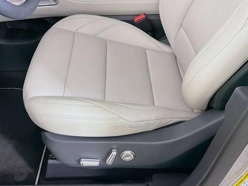 Certified 2026 Lincoln Nautilus Premier AWD/4WD image 23