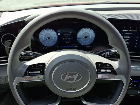 Used 2024 Hyundai Elantra SEL FWD image 18
