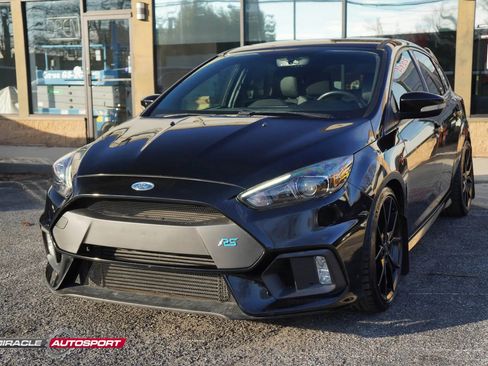 Used 2017 Ford Focus RS image 3