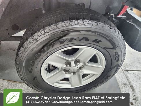 Used 2022 Jeep Gladiator Sport image 31